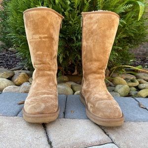 LIMITED EDITION Ugg Zip-Up Boots 👢